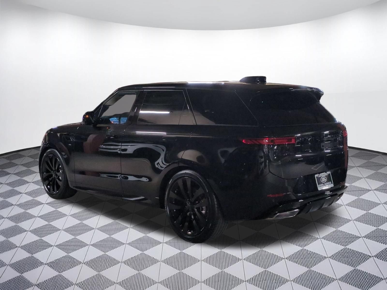 New 2027 Land Rover Range Rover Sport Dynamic SE AWD/4WD image 3