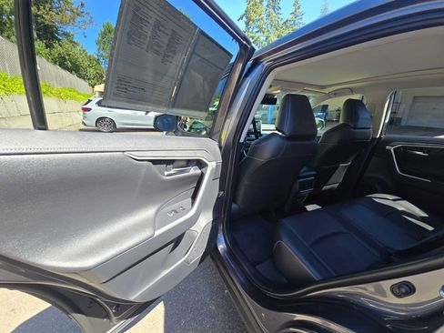 Used 2019 Toyota RAV4 Limited w/ Advanced Technology Package AWD/4WD image 15