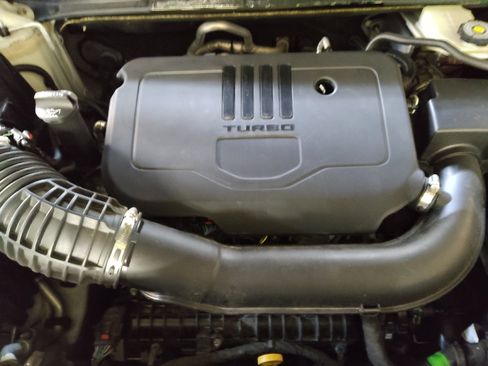 Used 2020 GMC Acadia SLT FWD image 30