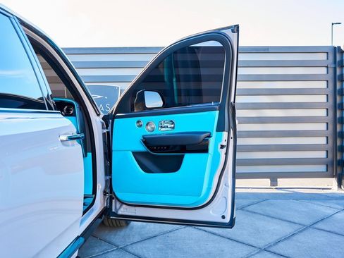 Used 2025 Rolls-Royce Cullinan image 21