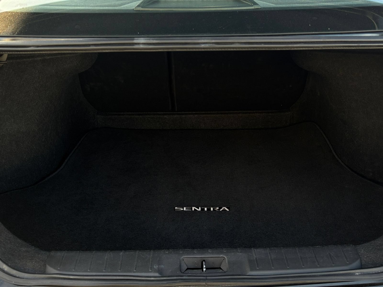 Used 2025 Nissan Sentra SV FWD image 26