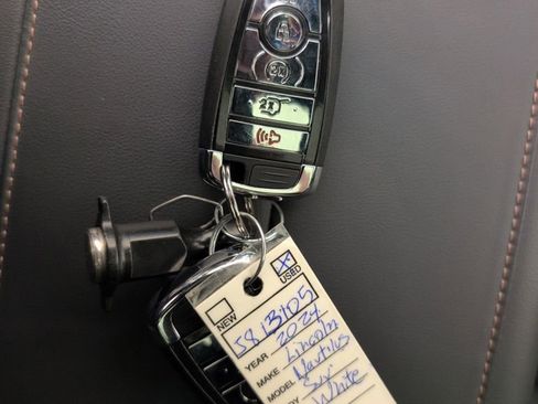 Used 2024 Lincoln Nautilus Reserve w/ Equipment Group 203A image 46