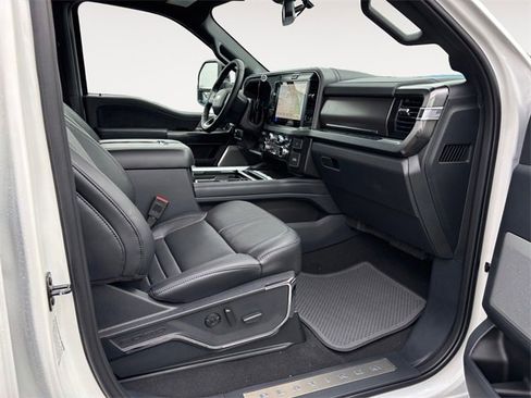 New 2026 Ford F250 Platinum w/ Tremor Off-Road Package image 15