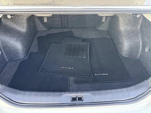 Used 2025 Nissan Altima 2.5 SV image 8