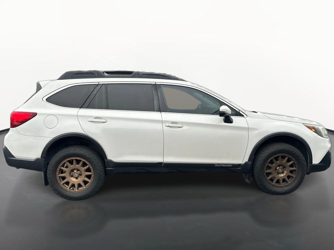 Used 2019 Subaru Outback 3.6R Limited AWD/4WD image 2