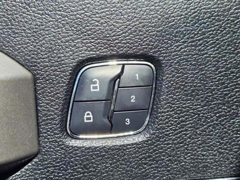 Used 2017 Ford F350 Lariat w/ Lariat Value Package AWD/4WD image 29