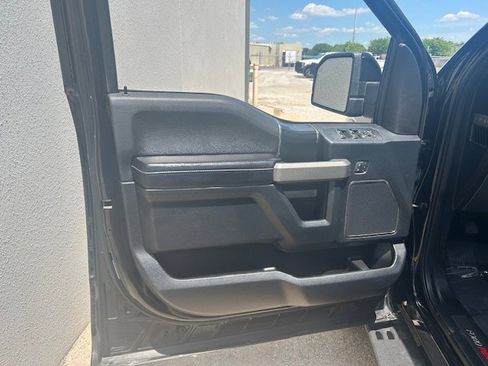 Used 2018 Ford F150 Raptor w/ Equipment Group 802A Luxury AWD/4WD image 9