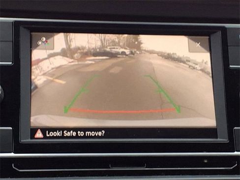 Used 2022 Volkswagen Jetta SE image 17