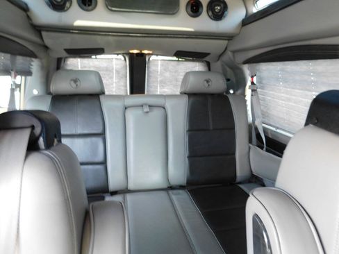 Used 2018 Chevrolet Express 2500 w/ Enhanced Convenience Package RWD image 61