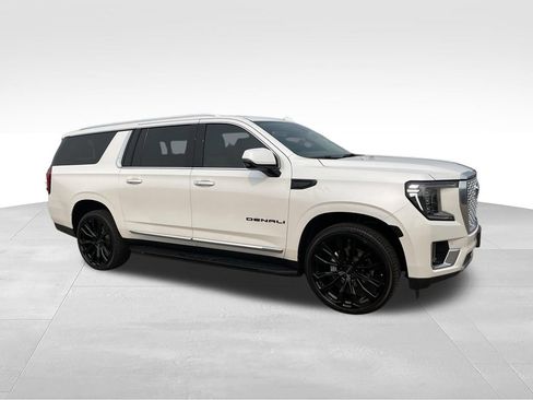 Used 2021 GMC Yukon XL Denali AWD/4WD image 2