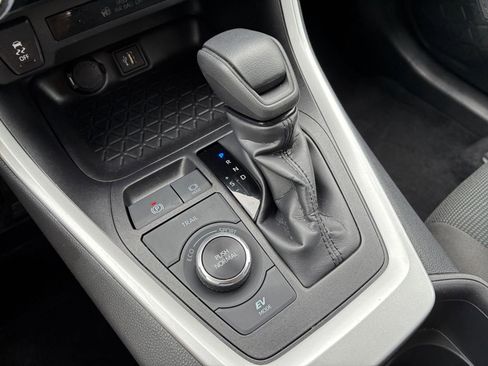 Used 2025 Toyota RAV4 LE image 40