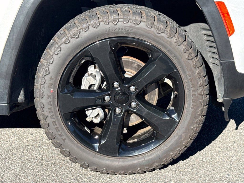 Used 2023 Jeep Grand Cherokee Altitude AWD/4WD image 9