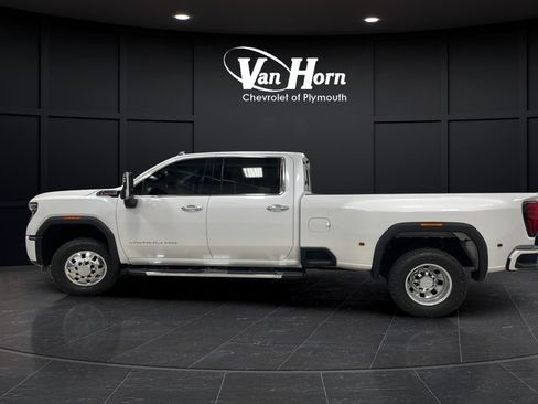 Used 2024 GMC Sierra 3500 Denali w/ Denali Reserve Package AWD/4WD image 4