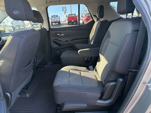 Used 2018 Chevrolet Traverse LT image 19