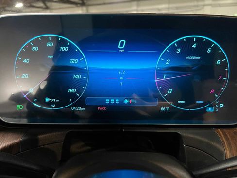 New 2025 Mercedes-Benz C 300 4MATIC Sedan image 23