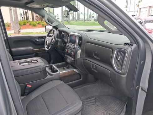 Used 2022 Chevrolet Silverado 1500 RST AWD/4WD image 9