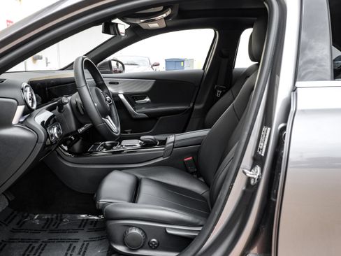 Used 2022 Mercedes-Benz A 220 image 3