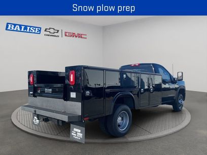 New 2025 GMC Sierra 3500 Pro w/ Convenience Package