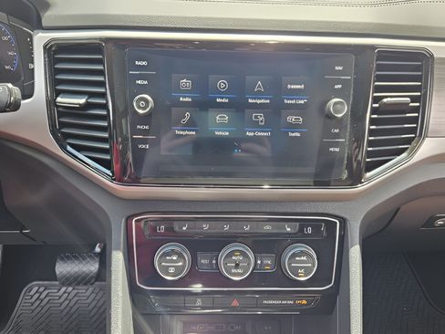 Certified 2021 Volkswagen Atlas SEL AWD/4WD image 19