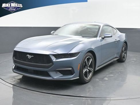 Used 2025 Ford Mustang Coupe image 3