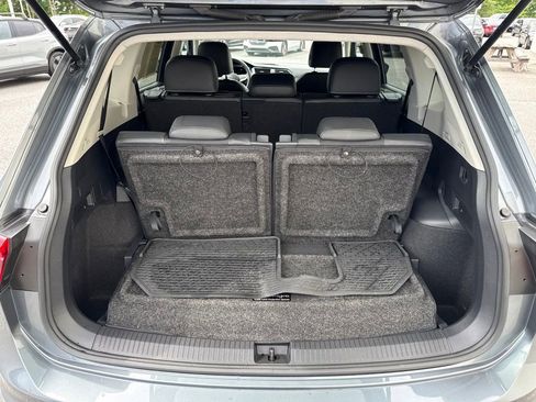 Used 2022 Volkswagen Tiguan SE FWD image 11