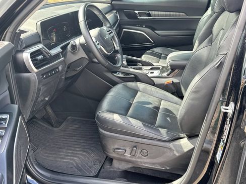 Certified 2024 Kia Telluride EX w/ EX Captain's Chair Package FWD image 9
