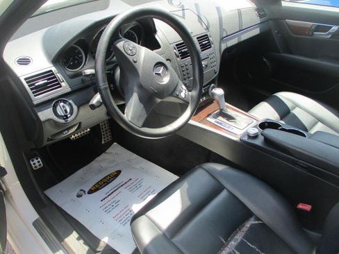 Used 2010 Mercedes-Benz C 300 4MATIC Sedan image 9
