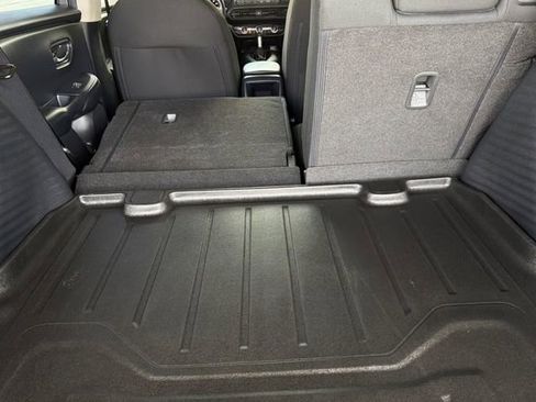 Certified 2025 Honda HR-V LX image 19