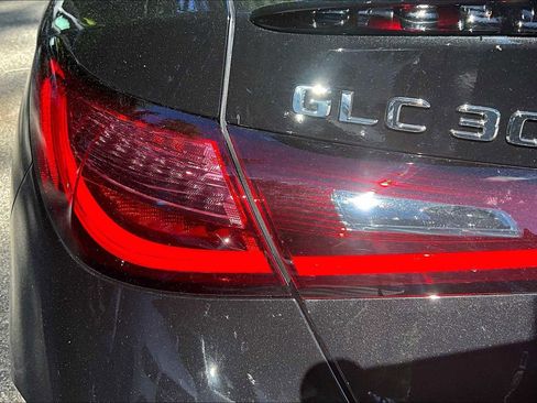 Used 2025 Mercedes-Benz GLC 300 4MATIC image 6