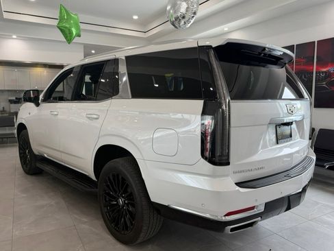 Used 2025 Cadillac Escalade Premium Luxury AWD/4WD image 6