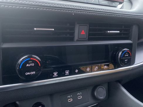 Certified 2024 Nissan Rogue SV image 18