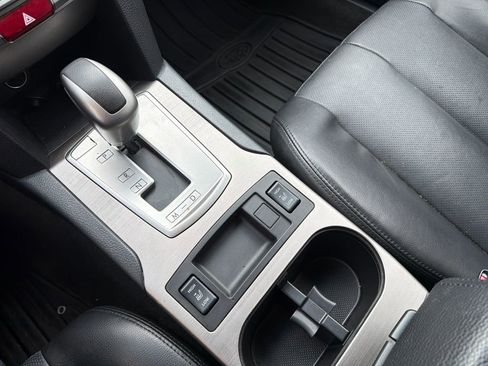 Used 2012 Subaru Outback 2.5i Limited image 16