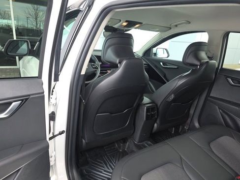 Used 2025 Kia Niro EX image 17