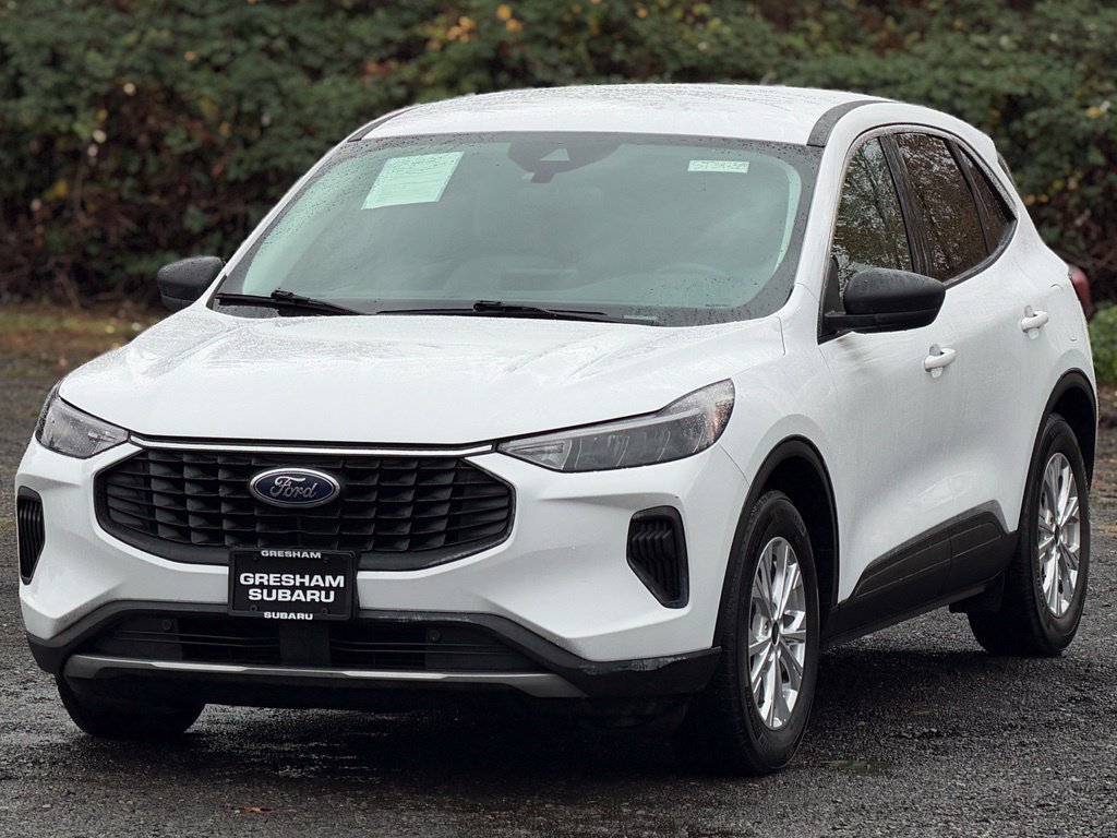 Used 2023 Ford Escape Active FWD image 3