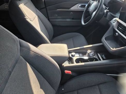 Used 2025 Ford Explorer Active AWD/4WD image 4