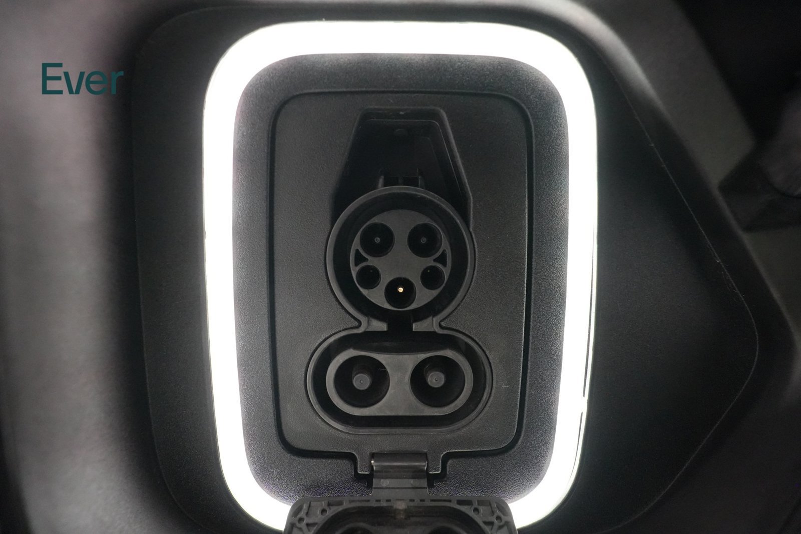 Used 2022 Rivian R1T Adventure AWD/4WD image 10