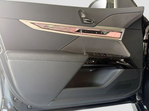 New 2026 BMW 750e xDrive image 20