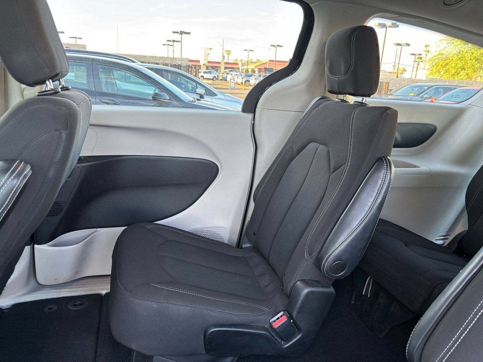 Used 2023 Chrysler Voyager LX FWD image 41