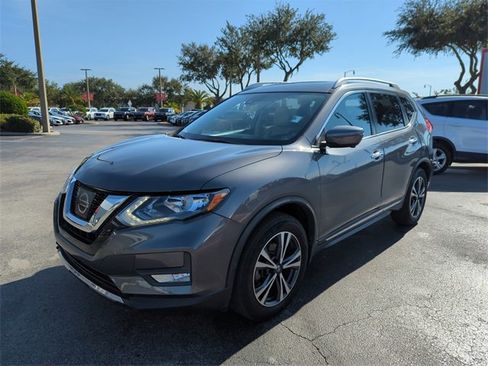 Used 2017 Nissan Rogue SL image 10