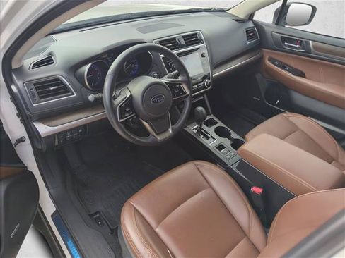 Used 2019 Subaru Outback 2.5i Touring AWD/4WD image 9