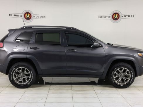 Used 2021 Jeep Cherokee Trailhawk w/ Sun, Sound & Nav Group AWD/4WD image 2