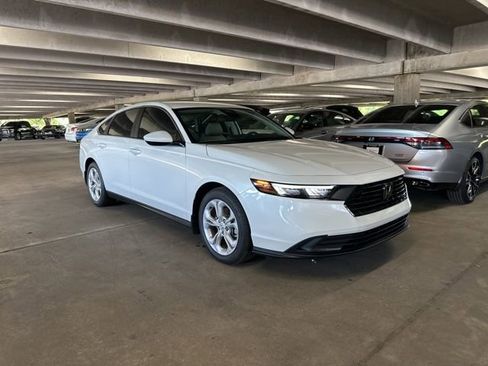 Used 2025 Honda Accord LX image 3