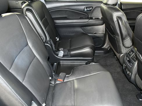 Certified 2022 Honda Pilot Touring image 47