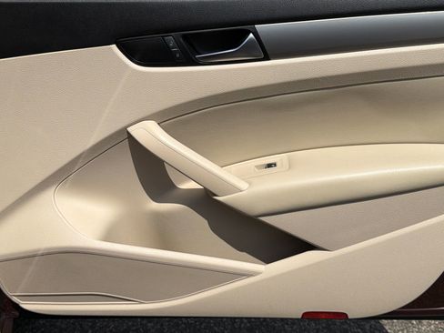 Used 2014 Volkswagen Passat 1.8T Wolfsburg Edition FWD image 14