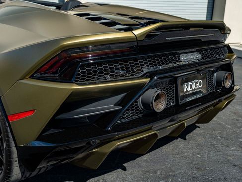 Used 2023 Lamborghini Huracan EVO RWD image 19