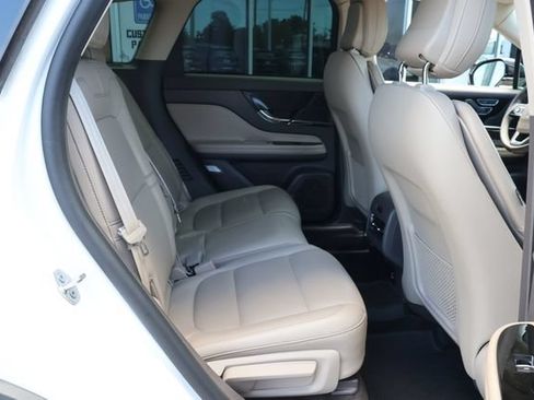 Used 2020 Lincoln Corsair FWD w/ Premium Package image 21