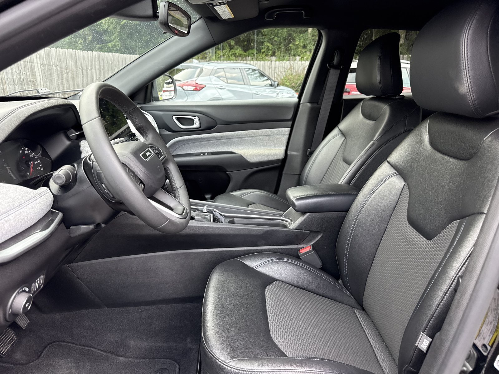 Used 2024 Jeep Compass Latitude AWD/4WD image 10