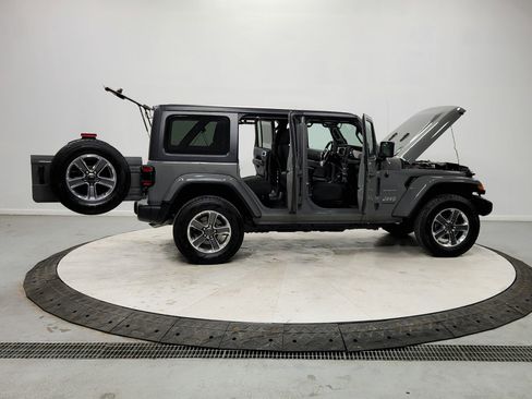 Used 2021 Jeep Wrangler Unlimited Sahara w/ LED Lighting Group image 16