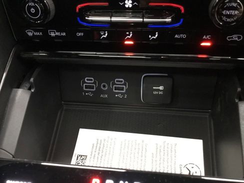 New 2025 Jeep Grand Cherokee L Limited w/ Luxury Tech Group II image 32