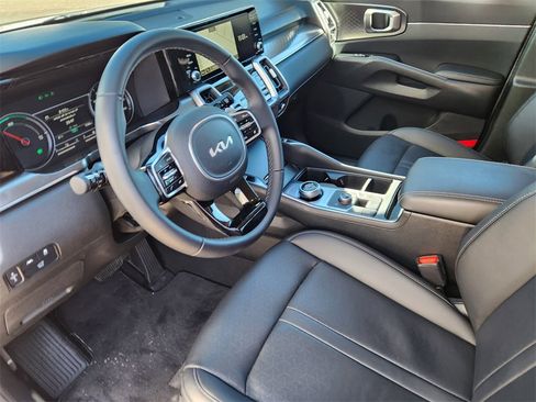 Used 2024 Kia Sorento EX image 7